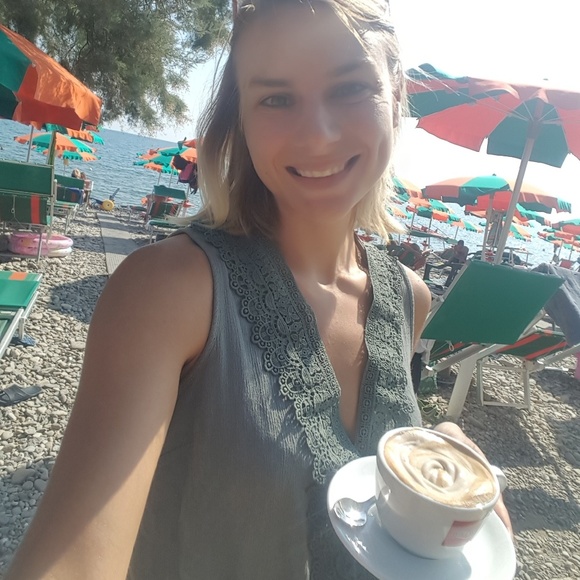 Meet your Posher, Raquel - Picture 4 of 6